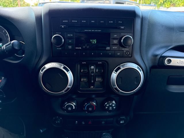 Used 2012 Jeep Wrangler Unlimited Sahara AWD/4WD image 22