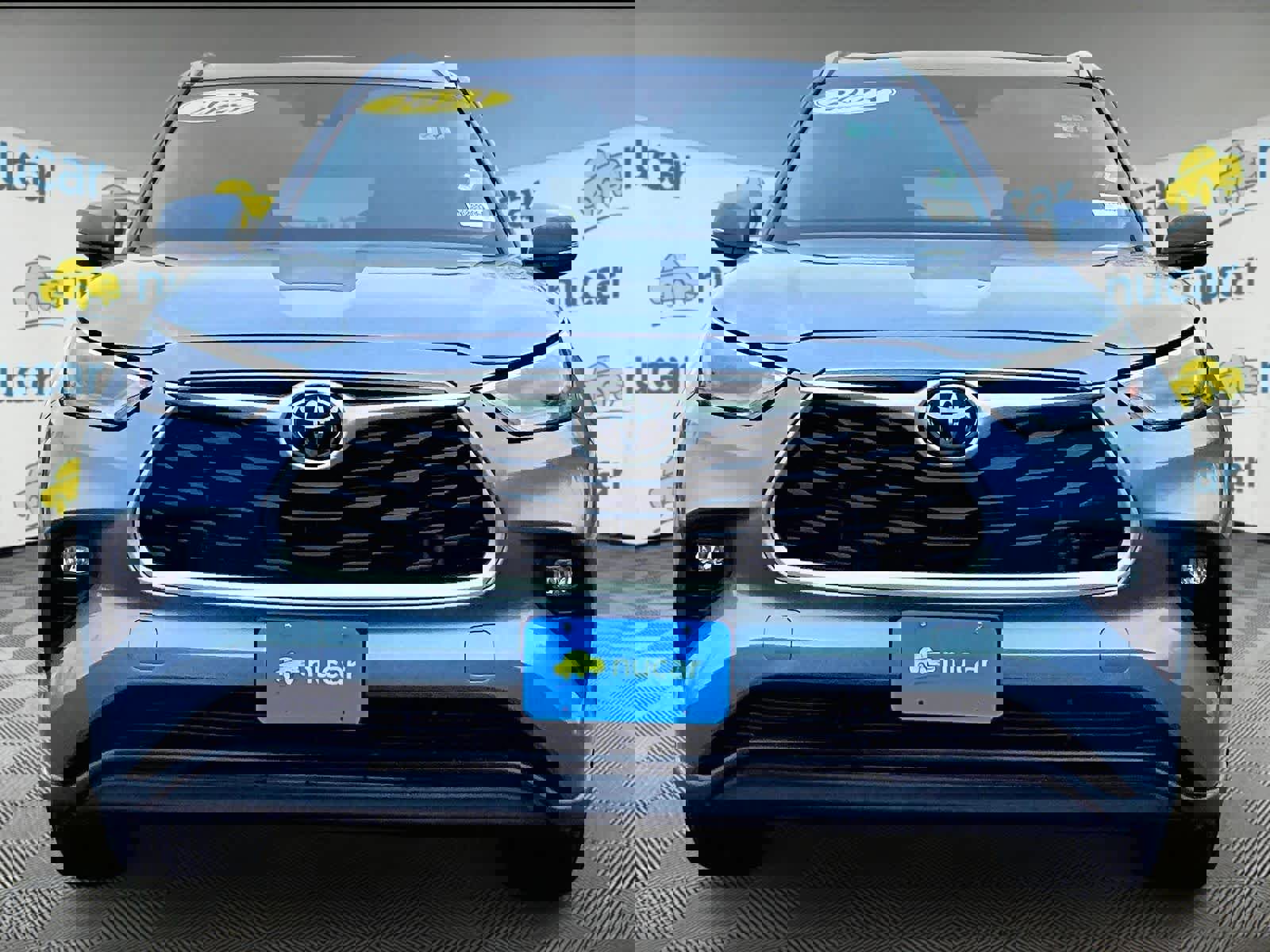 Used 2023 Toyota Highlander XLE image 2