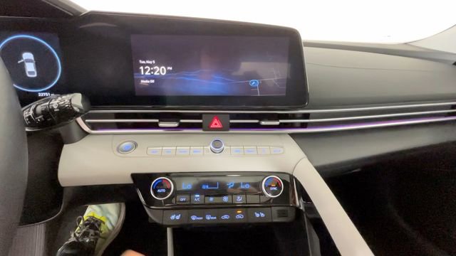 Certified 2023 Hyundai Elantra Limited w/ Winter Weather Package FWD image 35