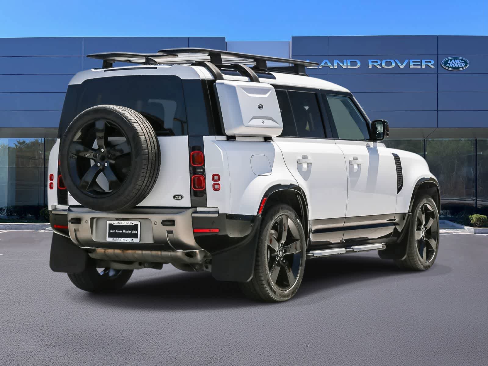 Used 2022 Land Rover Defender 110 X-Dynamic HSE AWD/4WD image 4