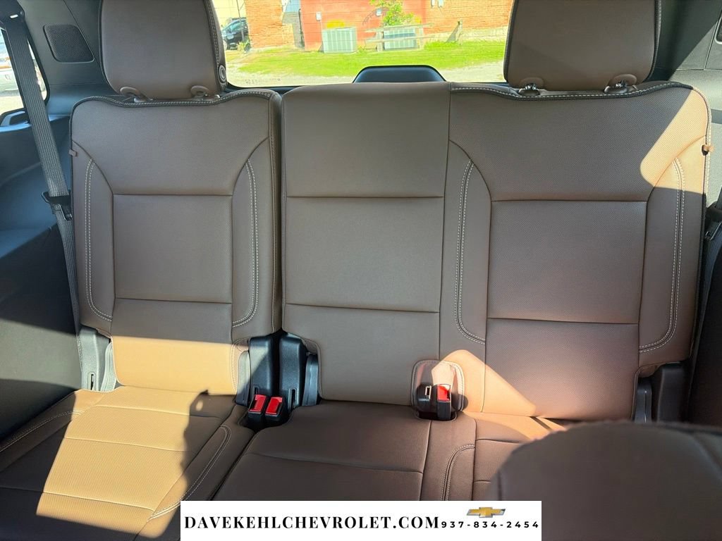 Used 2025 Chevrolet Tahoe High Country AWD/4WD image 24