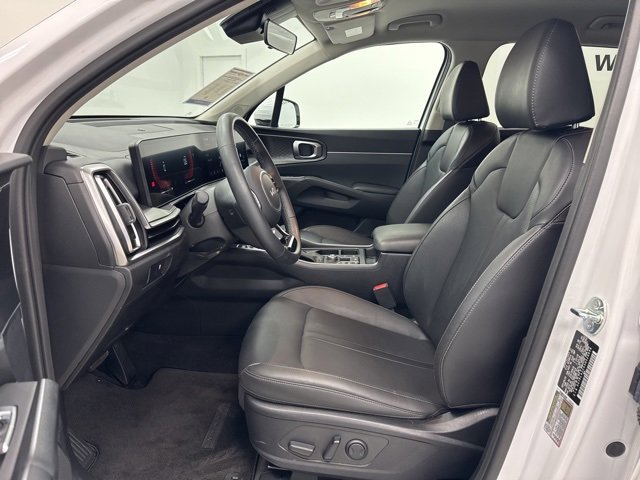 Used 2025 Kia Sorento S image 25