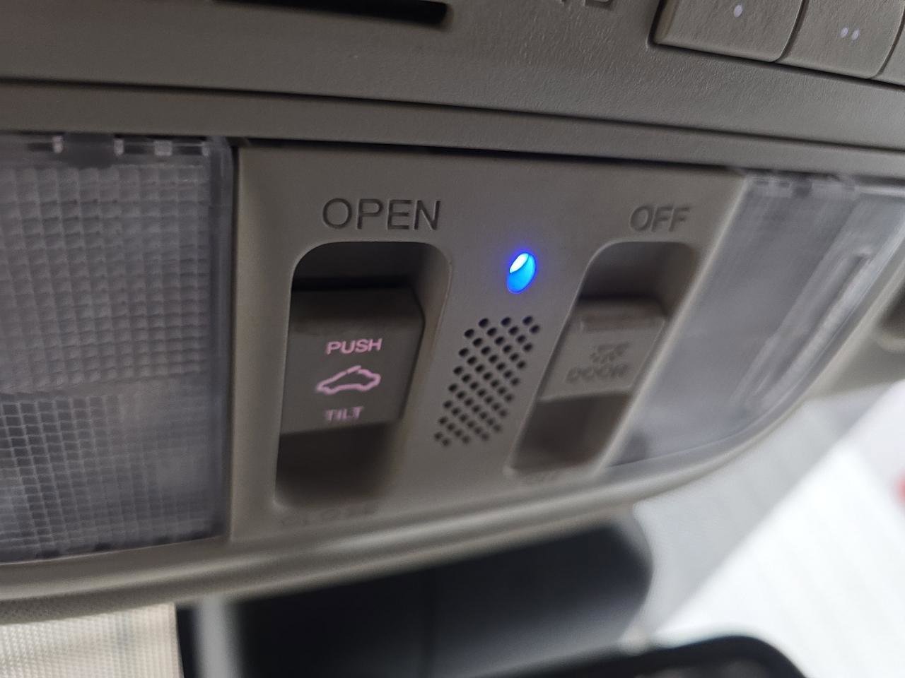 Used 2016 Honda Odyssey Touring Elite image 41