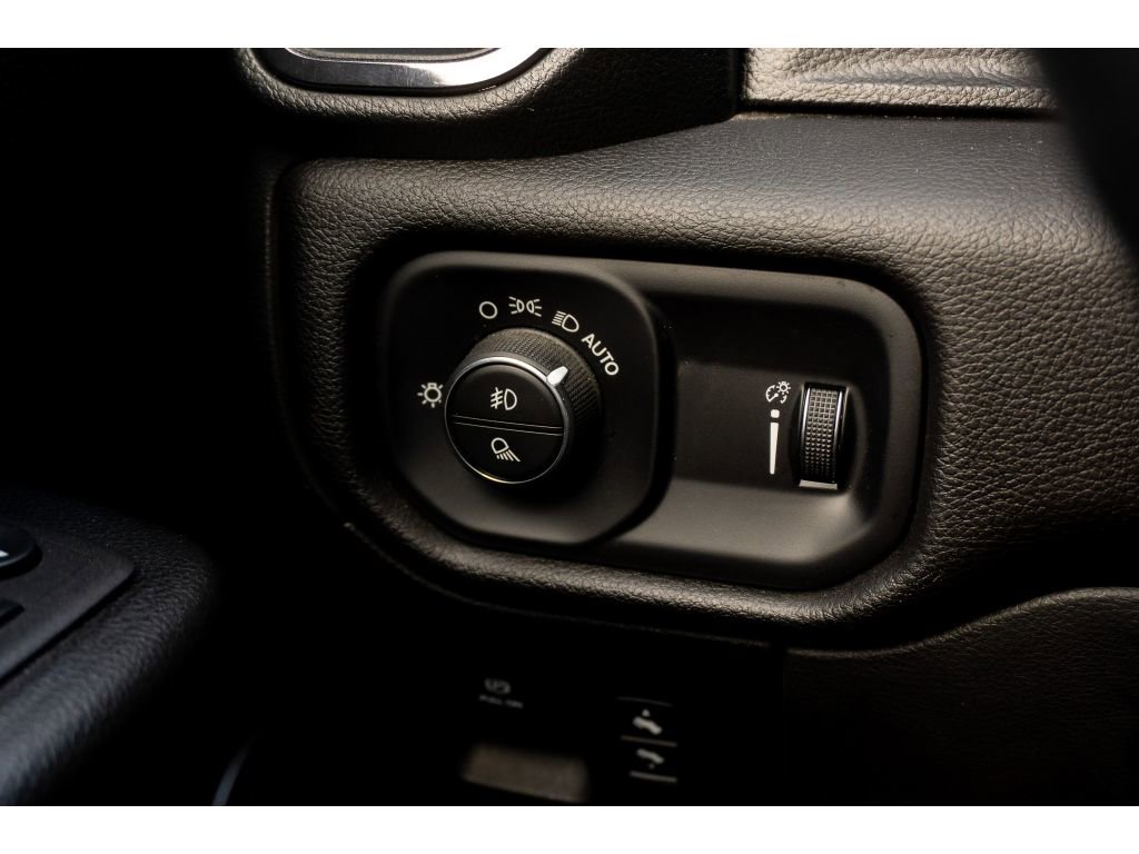 Used 2023 RAM 1500 Big Horn AWD/4WD image 38
