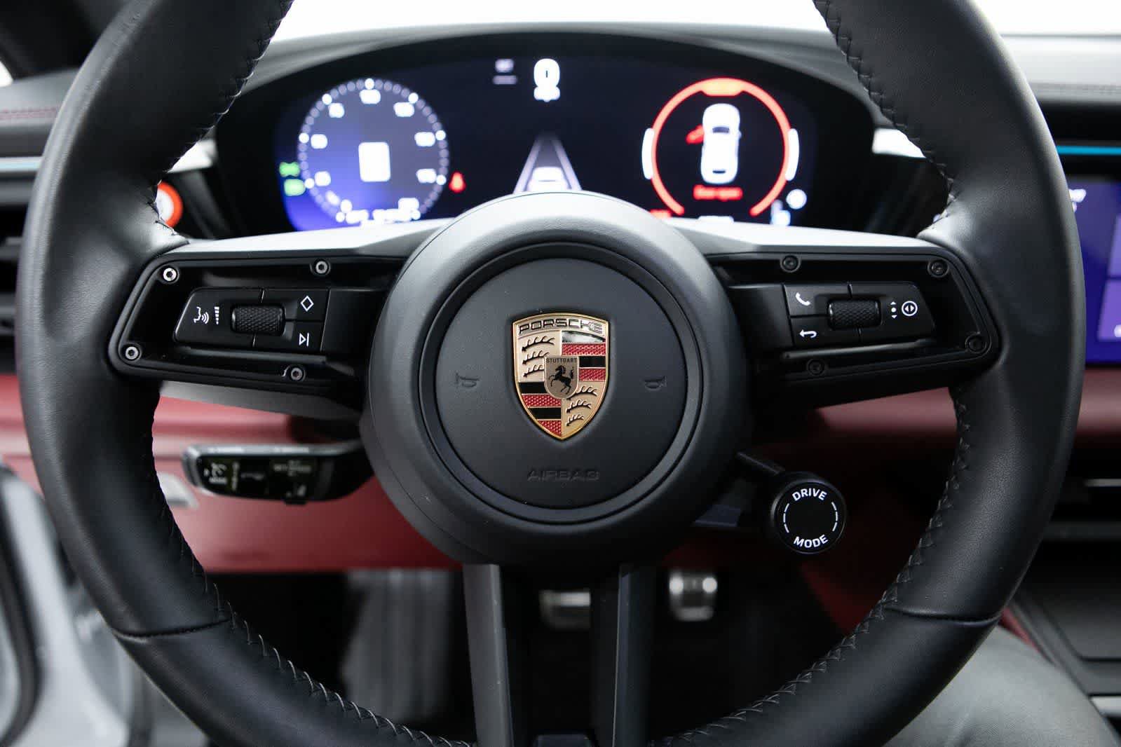 Certified 2025 Porsche Macan 4S Electric AWD/4WD image 14