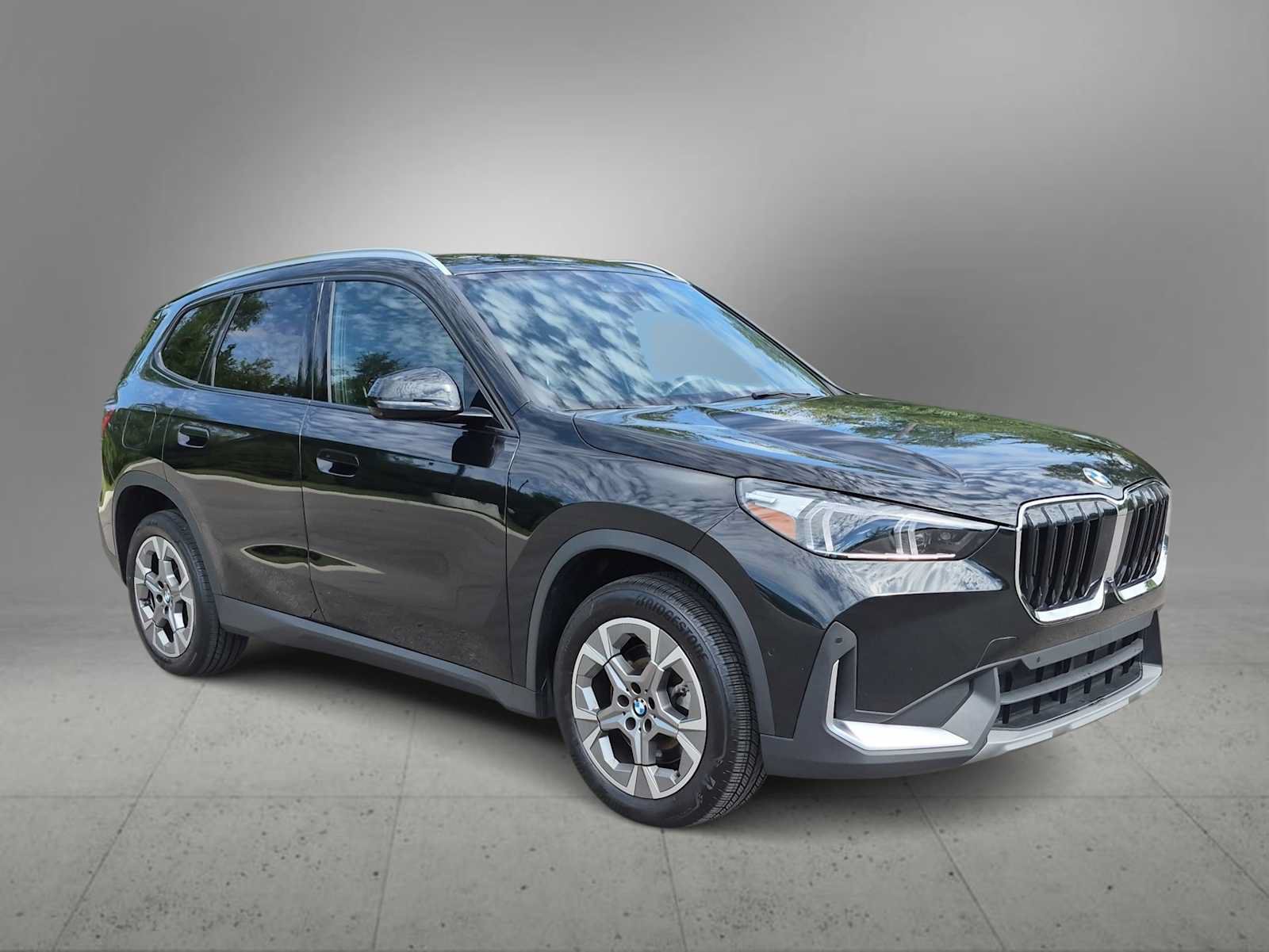 Used 2023 BMW X1 xDrive28i w/ Premium Package AWD/4WD image 2