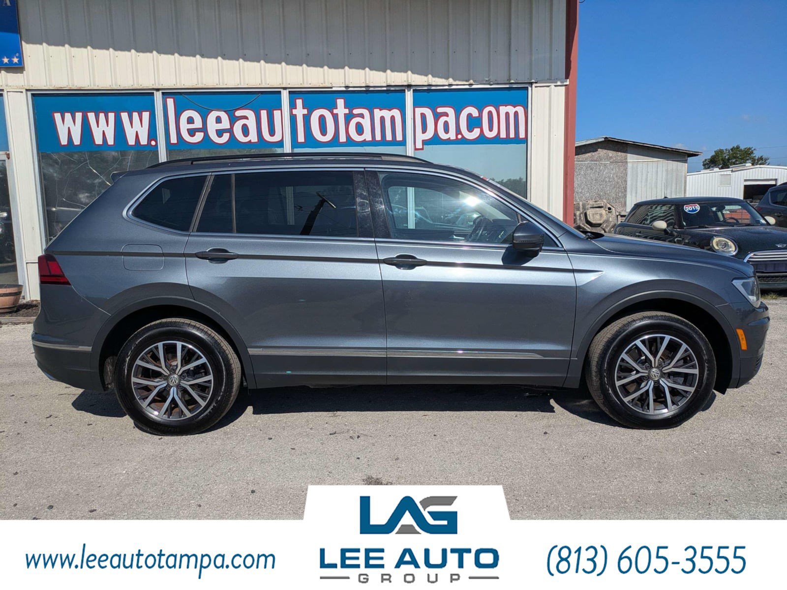 Used 2020 Volkswagen Tiguan SEL AWD/4WD image 2