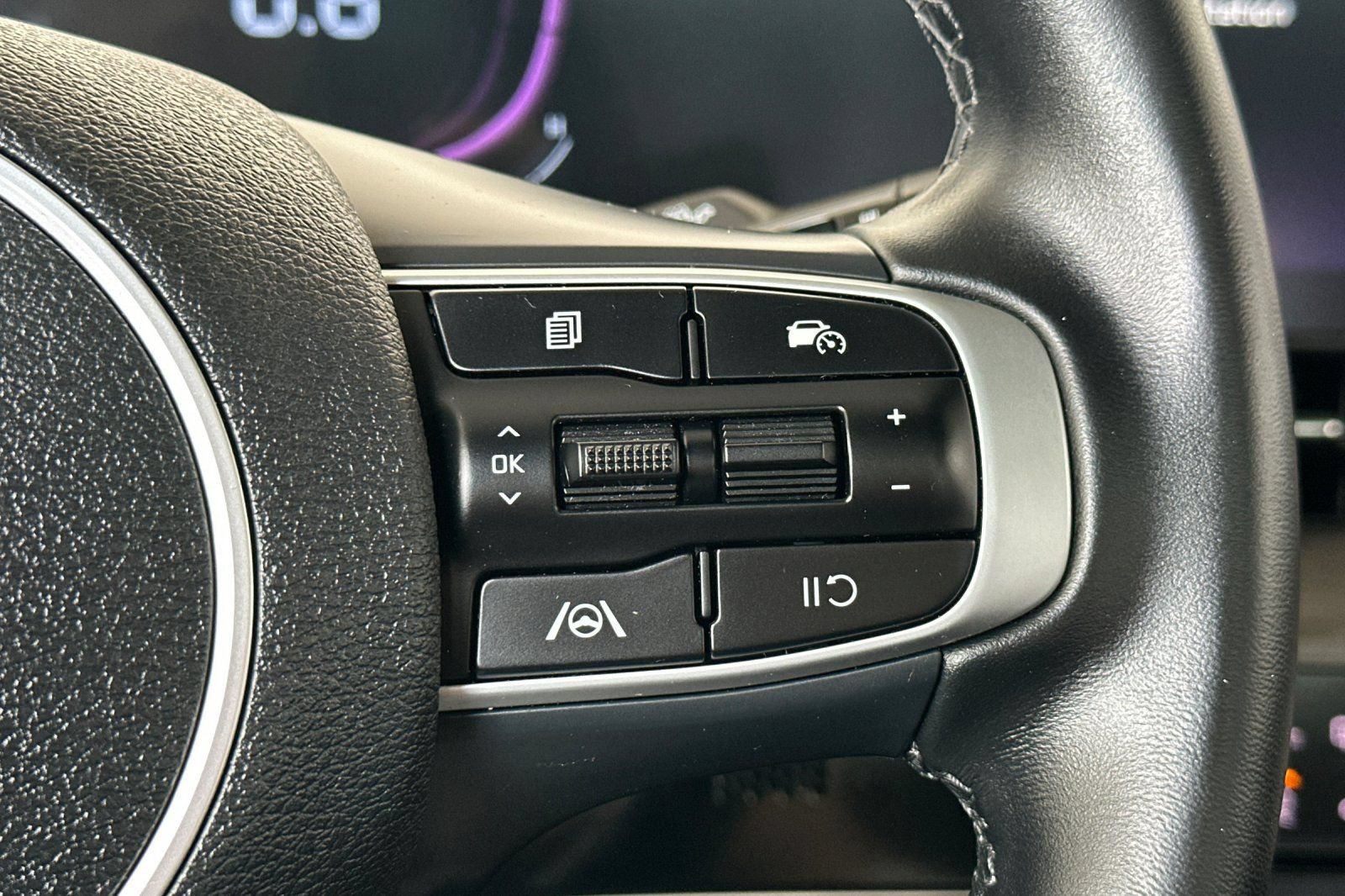 Used 2025 Kia Sportage X-Line w/ Premium Package AWD/4WD image 32