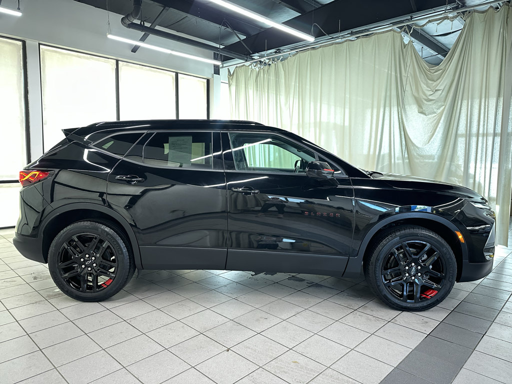 Certified 2024 Chevrolet Blazer LT w/ Redline Edition FWD image 3