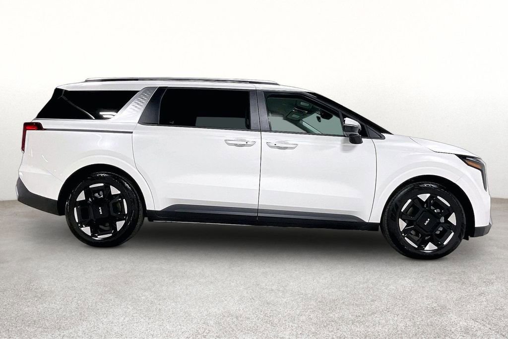New 2026 Kia Carnival EX FWD image 8
