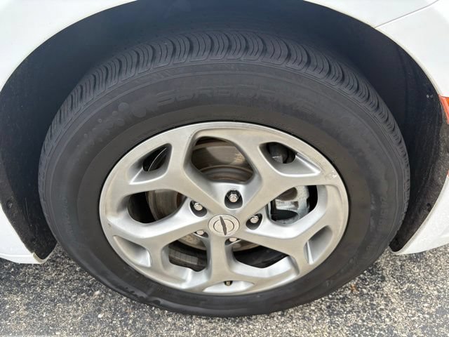 Used 2023 Chrysler Pacifica Limited FWD image 24