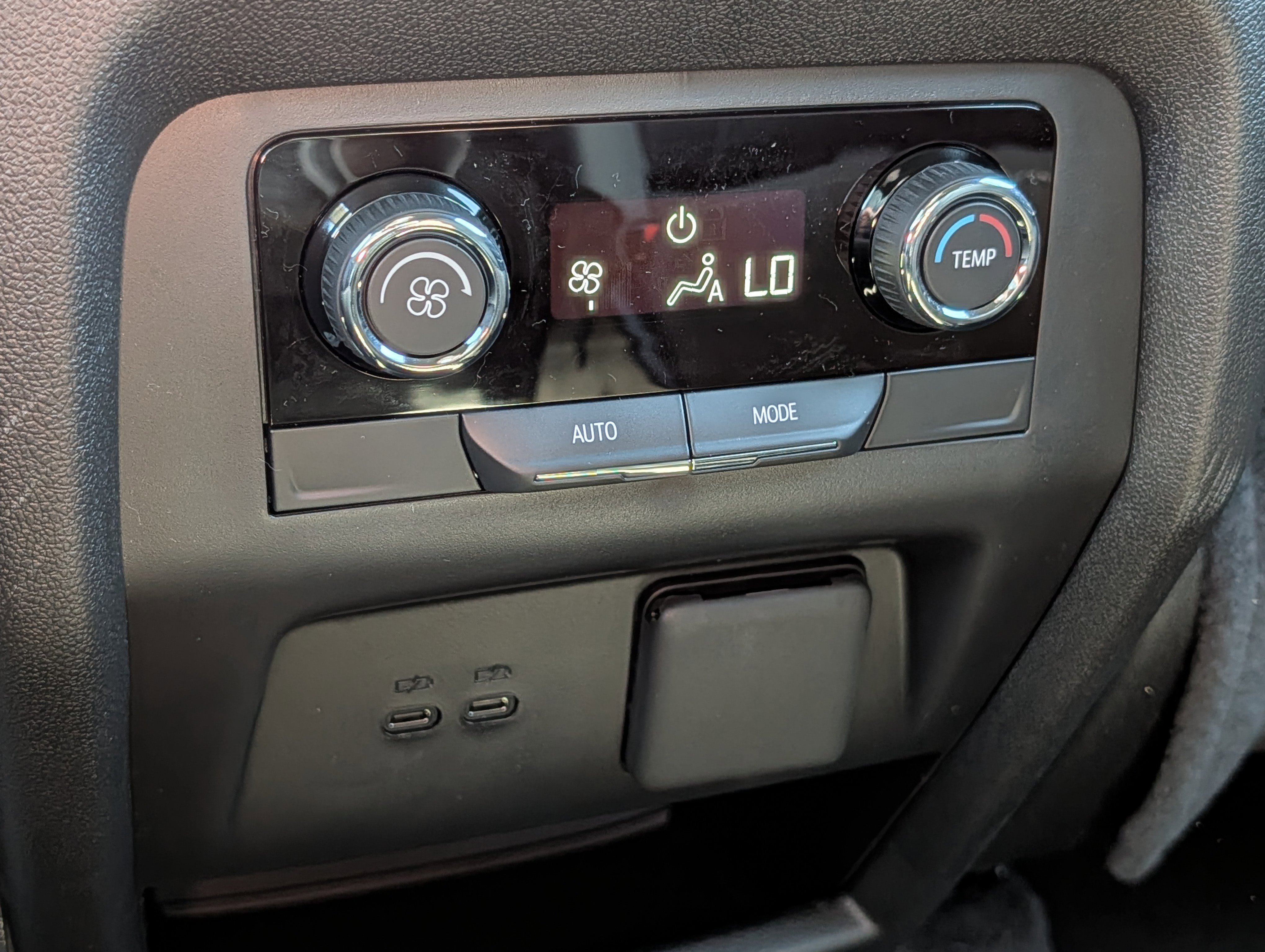 New 2026 Chevrolet Traverse LT w/ Midnight/Sport Edition AWD/4WD image 14