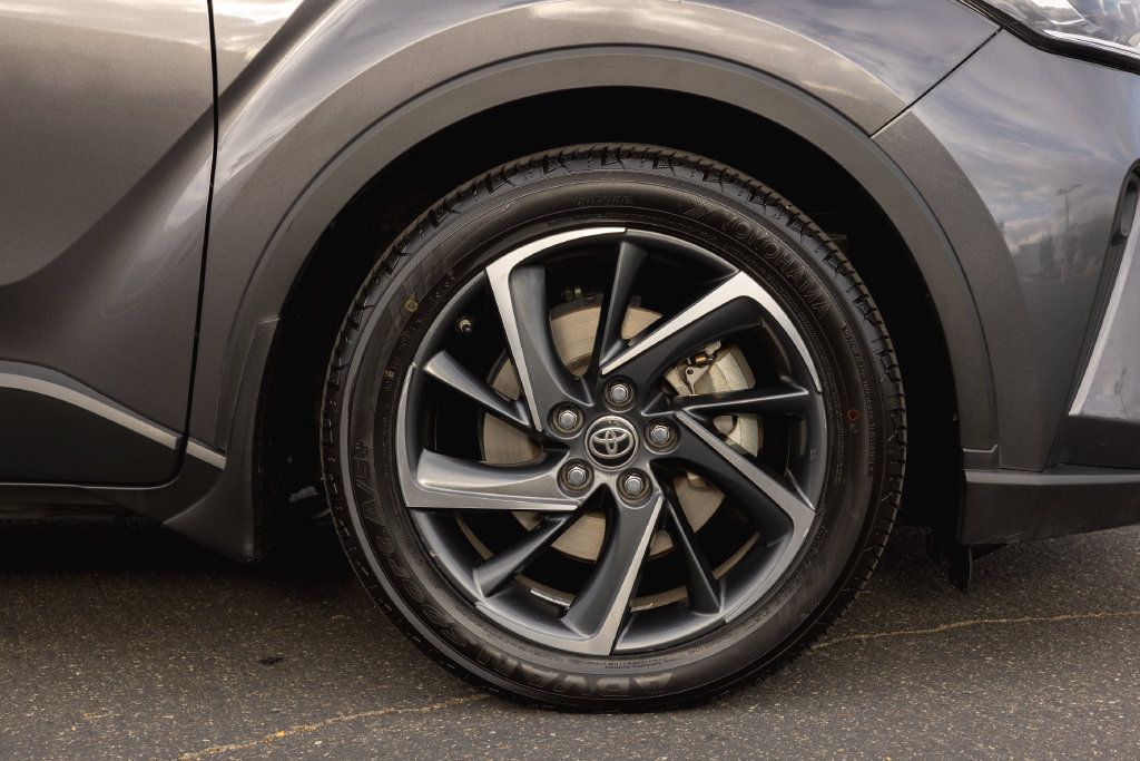 Certified 2020 Toyota C-HR Limited FWD image 4
