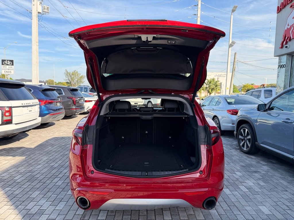 Used 2021 Alfa Romeo Stelvio Ti image 7