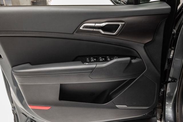 Used 2025 Kia Sportage EX image 8