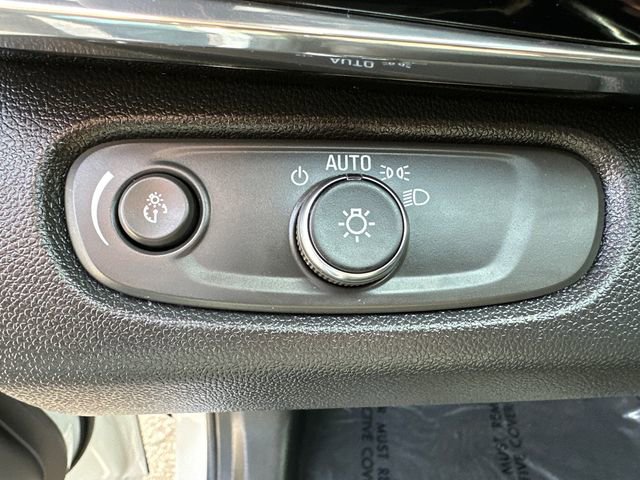 Used 2025 Buick Envista Sport Touring w/ Convenience II Package image 28