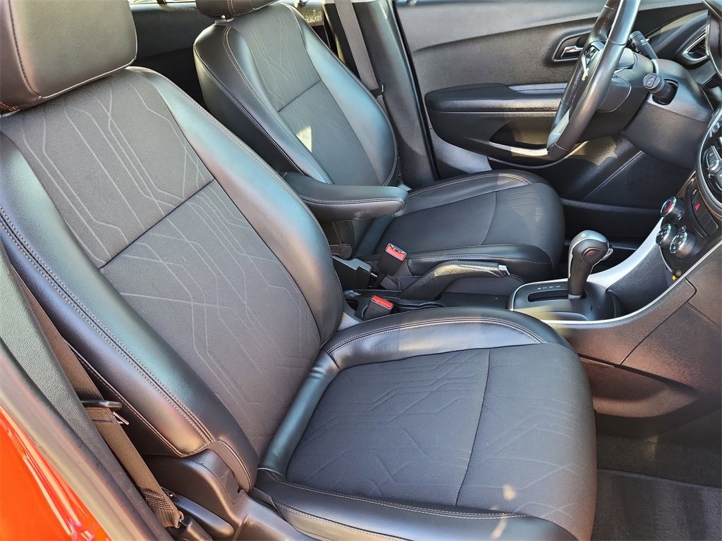 Certified 2020 Chevrolet Trax LT w/ LT Convenience Package image 16