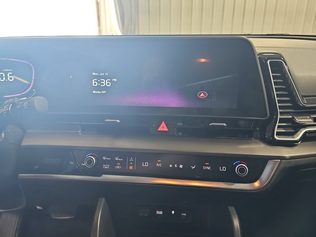 Used 2024 Kia Sportage EX AWD/4WD image 19