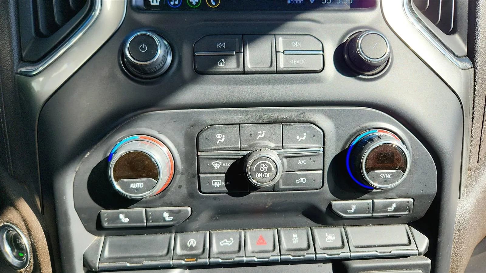 Used 2021 Chevrolet Silverado 1500 LT image 22