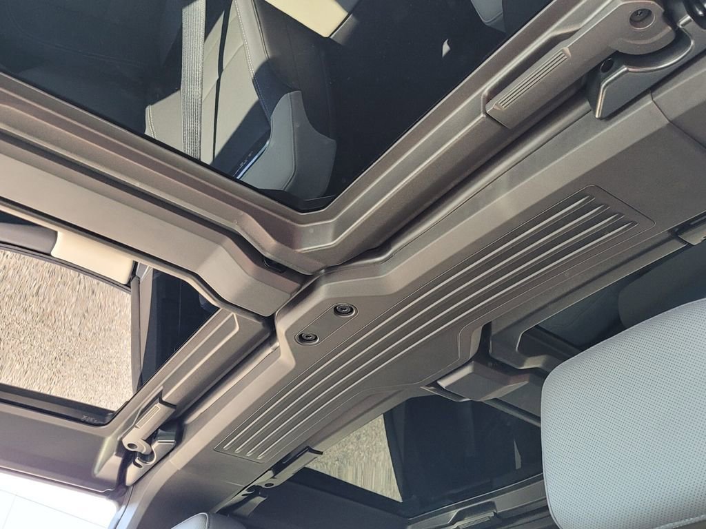 New 2026 GMC Hummer EV 4x4 Crew Cab image 19