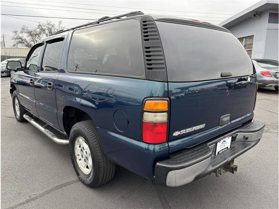 Used 2006 Chevrolet Suburban LS w/ Smart Select Package image 3