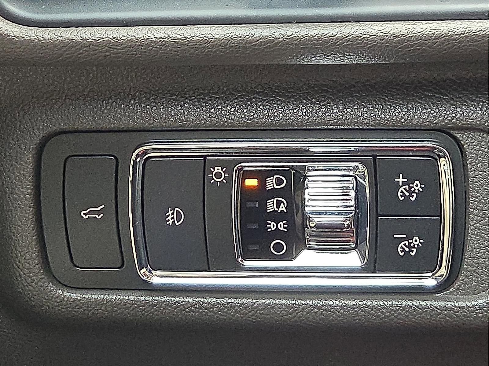 Used 2021 Lincoln Corsair Reserve w/ Equipment Group 201A FWD image 18