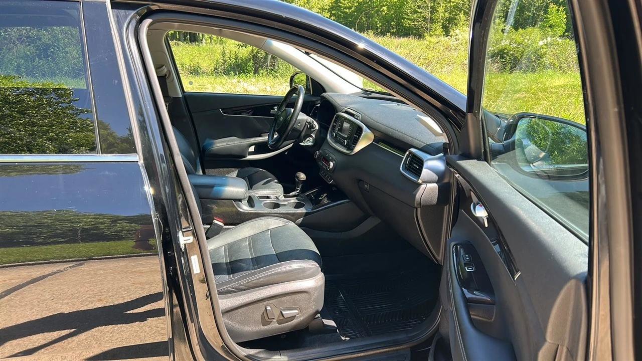 Used 2016 Kia Sorento EX AWD/4WD image 50