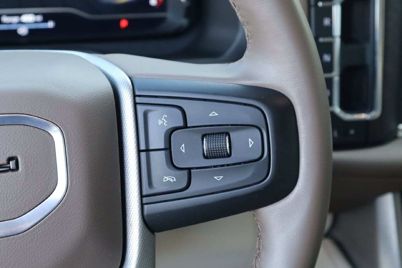 Used 2024 GMC Yukon Denali RWD image 15