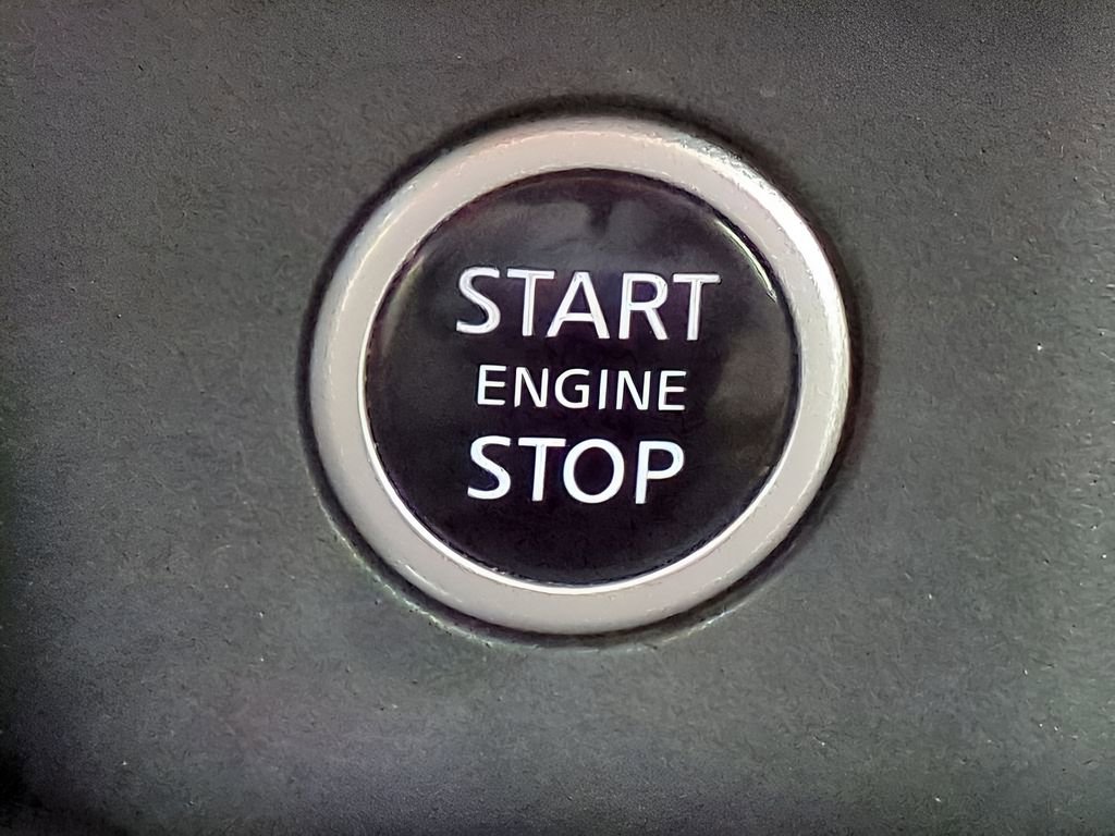 Certified 2022 Nissan Rogue SV image 28