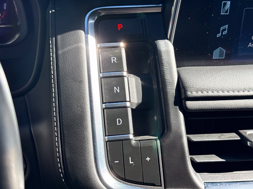 Used 2023 Chevrolet Tahoe LT w/ Luxury Package RWD image 43