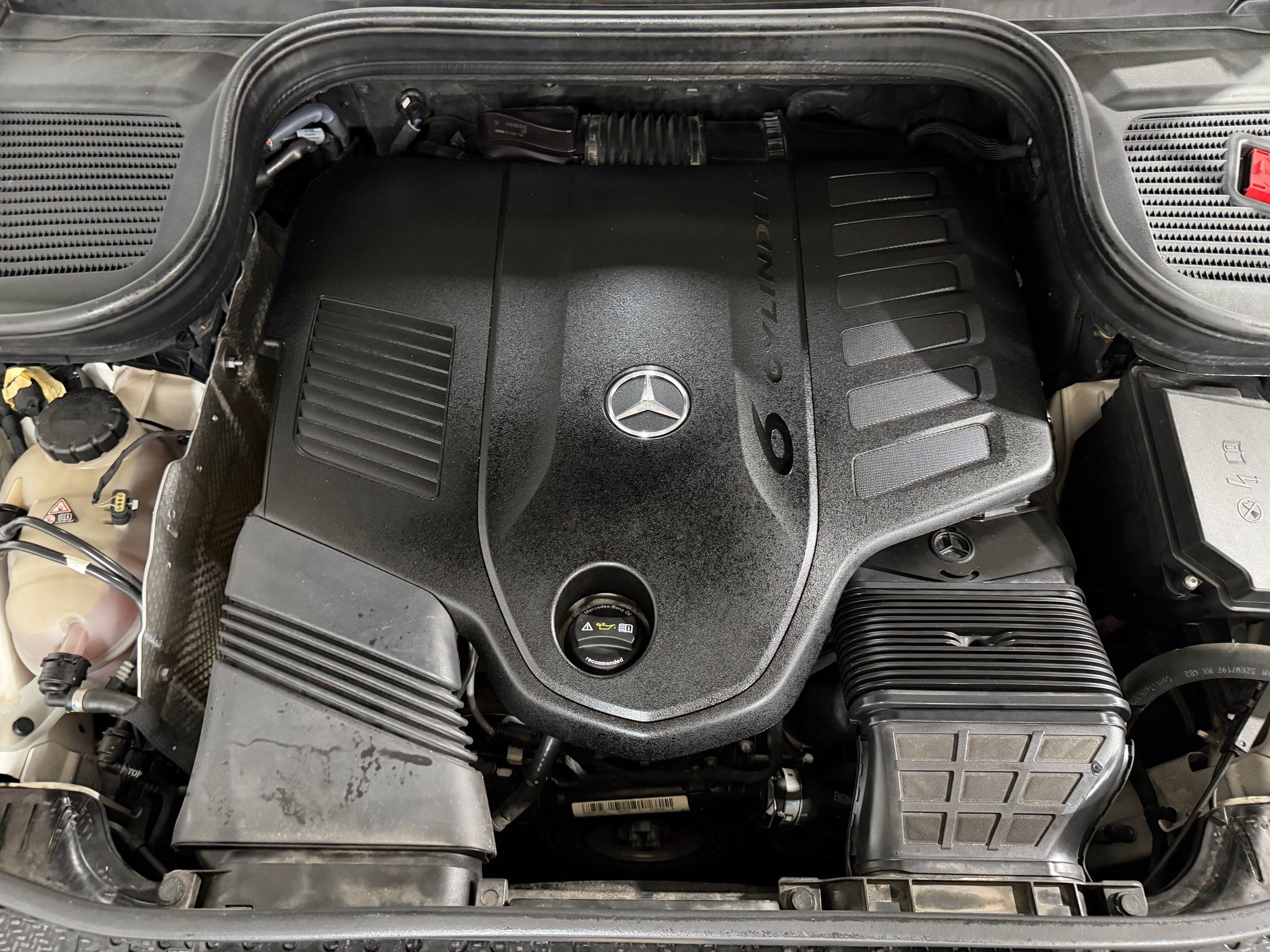 Used 2020 Mercedes-Benz GLS 450 4MATIC image 53