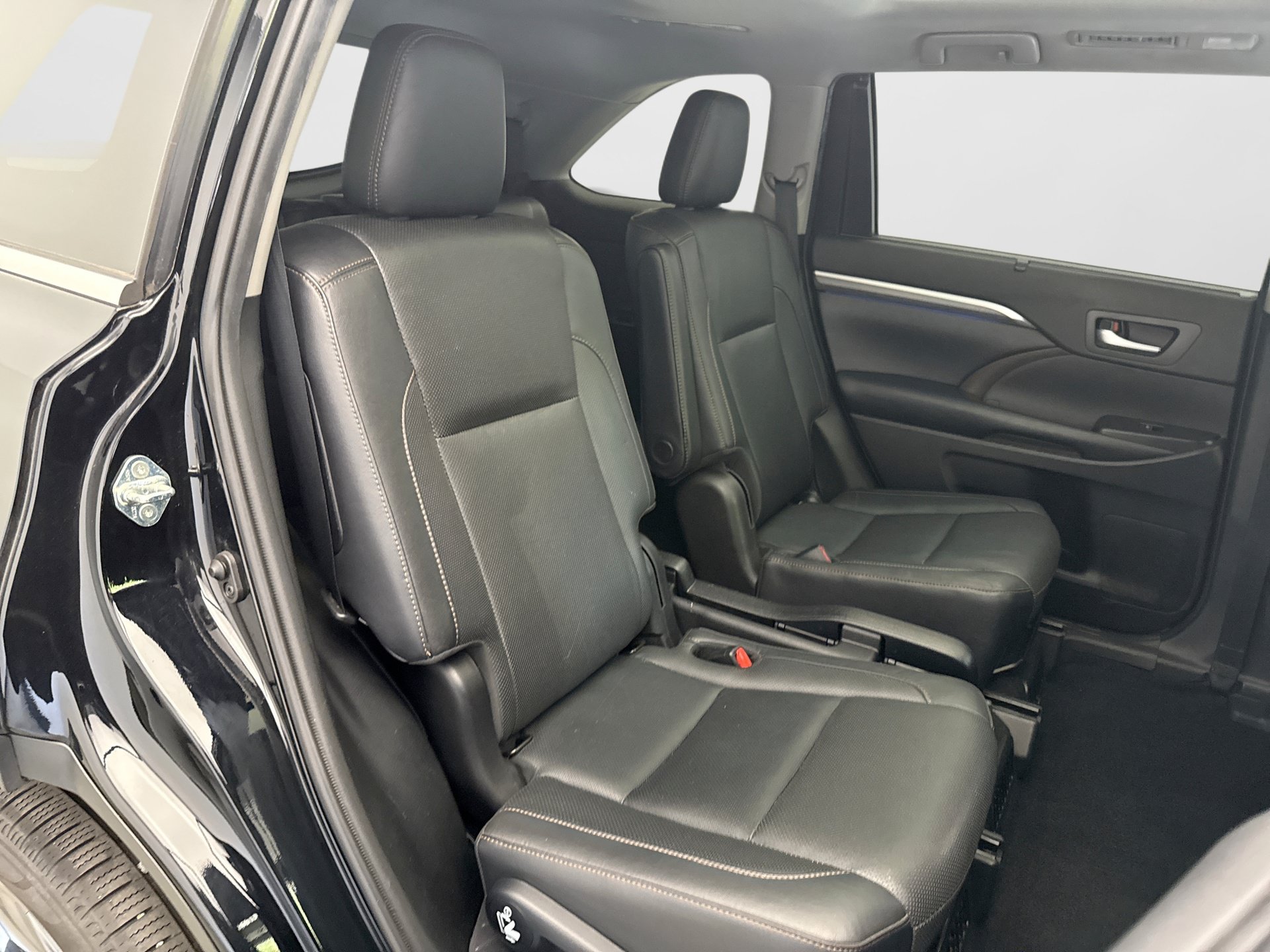 Used 2019 Toyota Highlander Limited Platinum AWD/4WD image 19