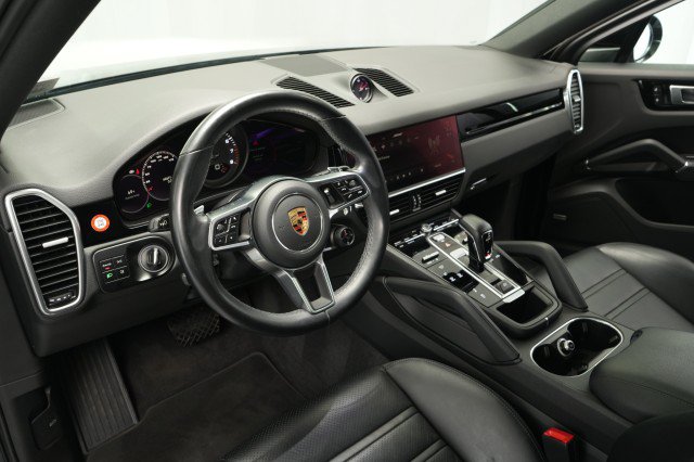 Used 2023 Porsche Cayenne Platinum Edition AWD/4WD image 26