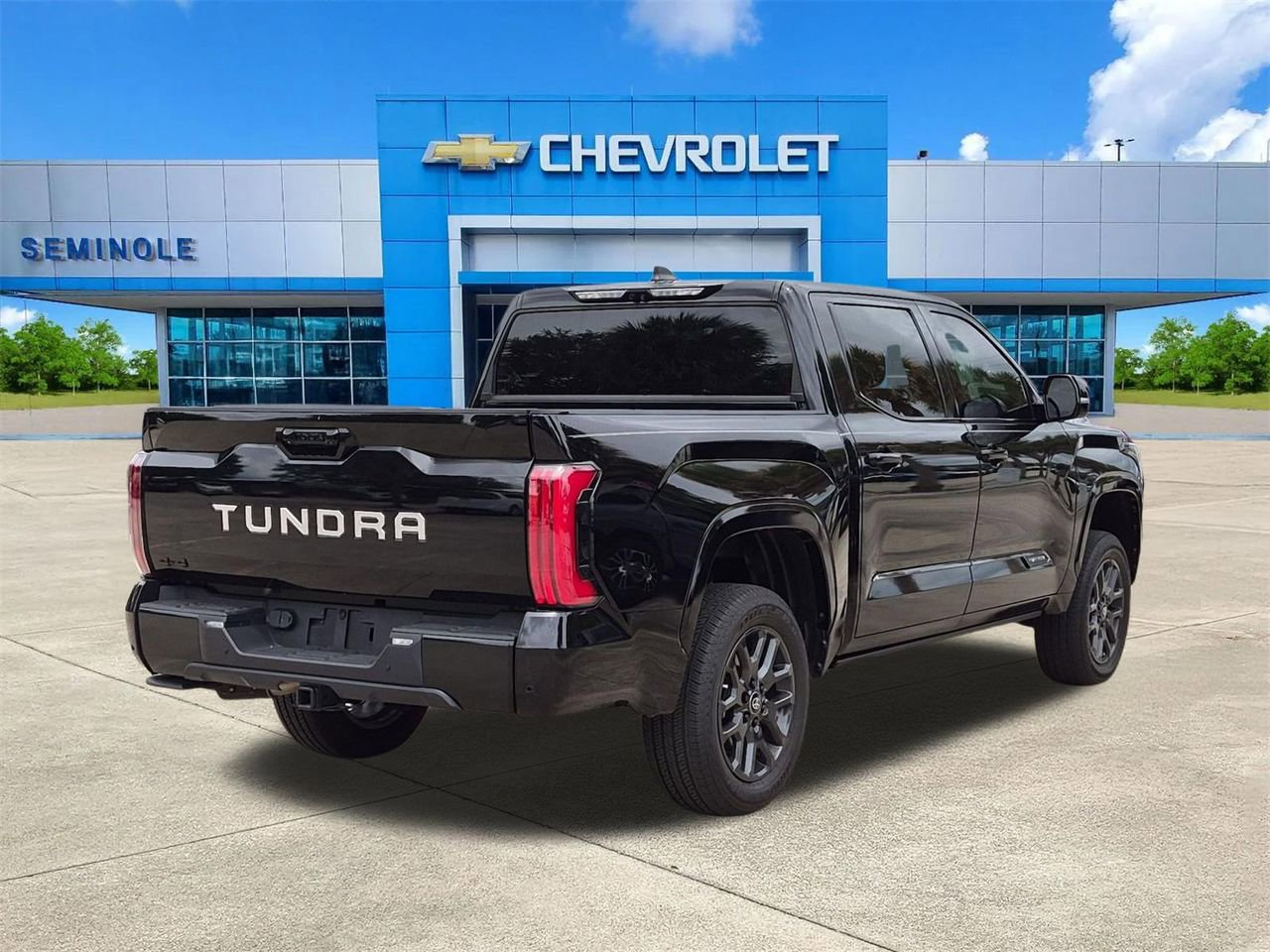 Used 2025 Toyota Tundra Platinum AWD/4WD image 4