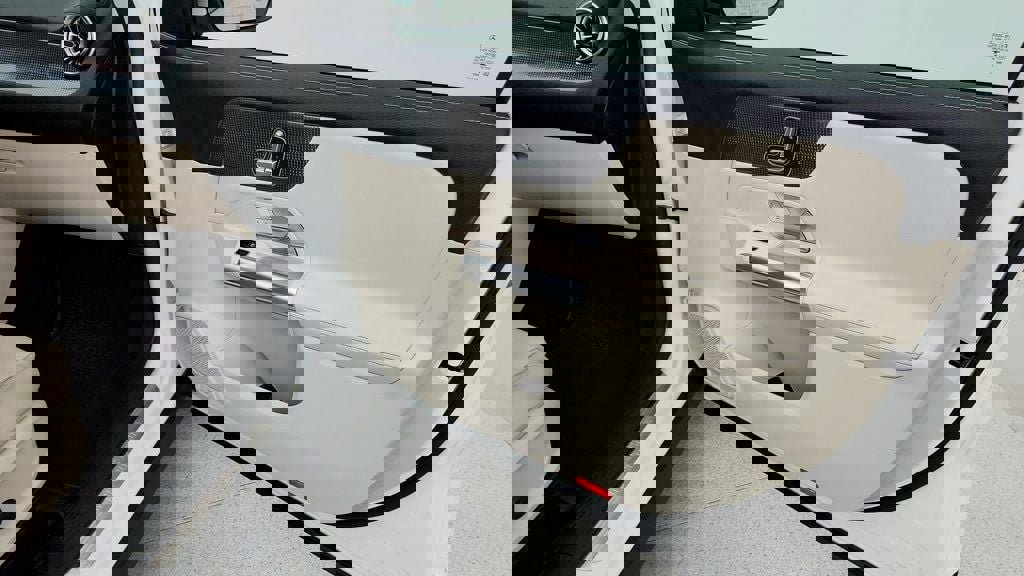 Used 2023 Mercedes-Benz GLA 250 w/ Premium Package image 25