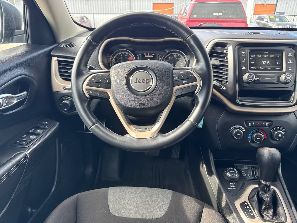 Used 2017 Jeep Cherokee Sport AWD/4WD image 13