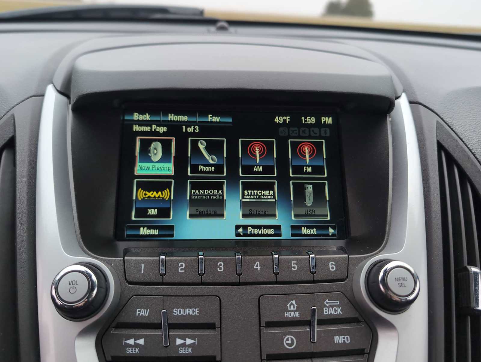 Used 2017 Chevrolet Equinox Premier image 13