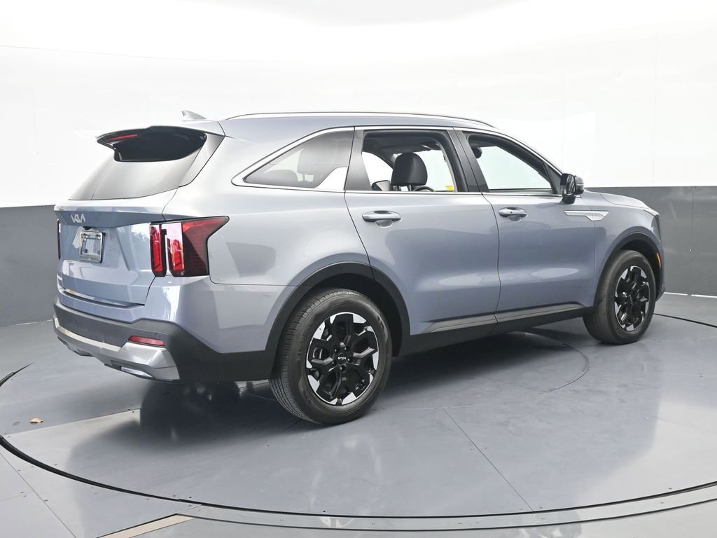 Used 2025 Kia Sorento S FWD image 6