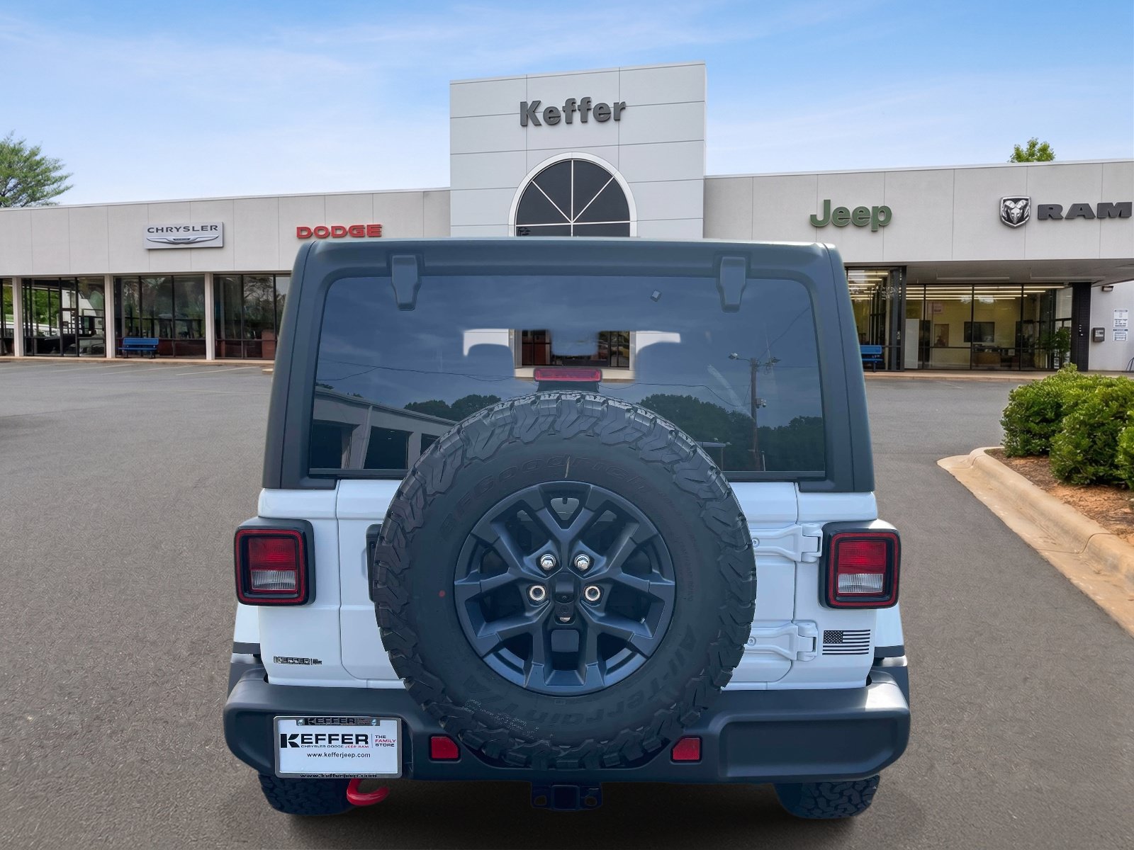 Used 2026 Jeep Wrangler Unlimited Sport w/ Dual Top Group AWD/4WD image 5