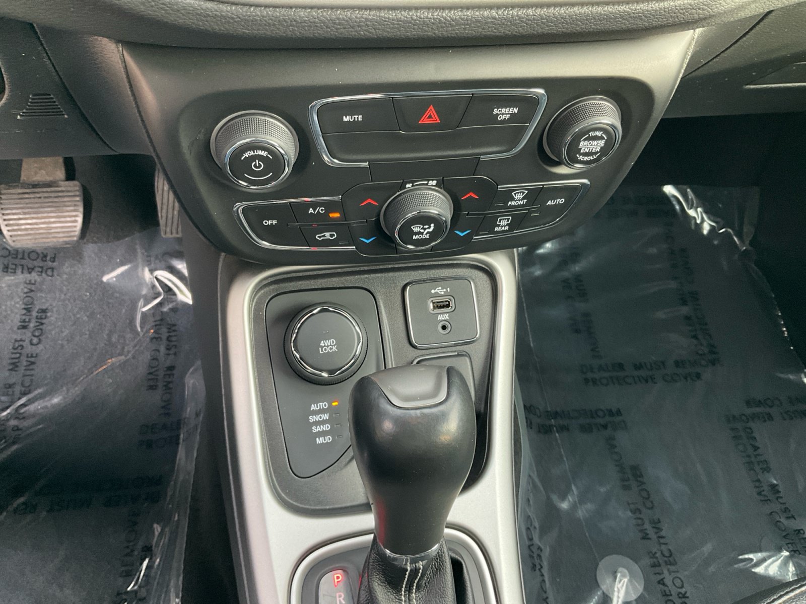 Used 2021 Jeep Compass Latitude w/ Sun and Sound Group AWD/4WD image 31