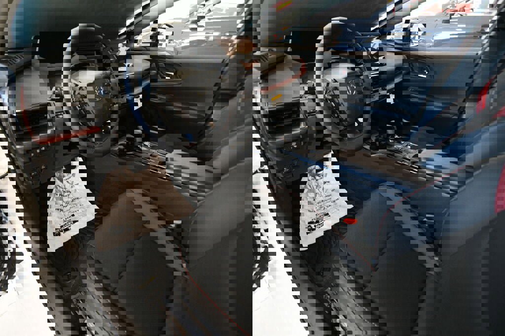 New 2026 Toyota Prius Plug-In Hybrid image 9