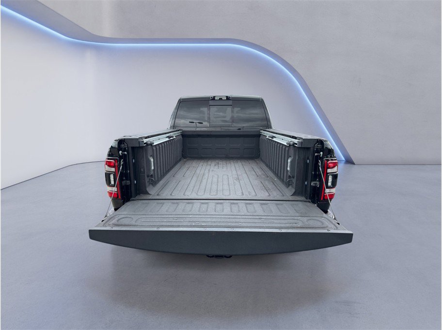 Used 2023 RAM 2500 Limited AWD/4WD image 30