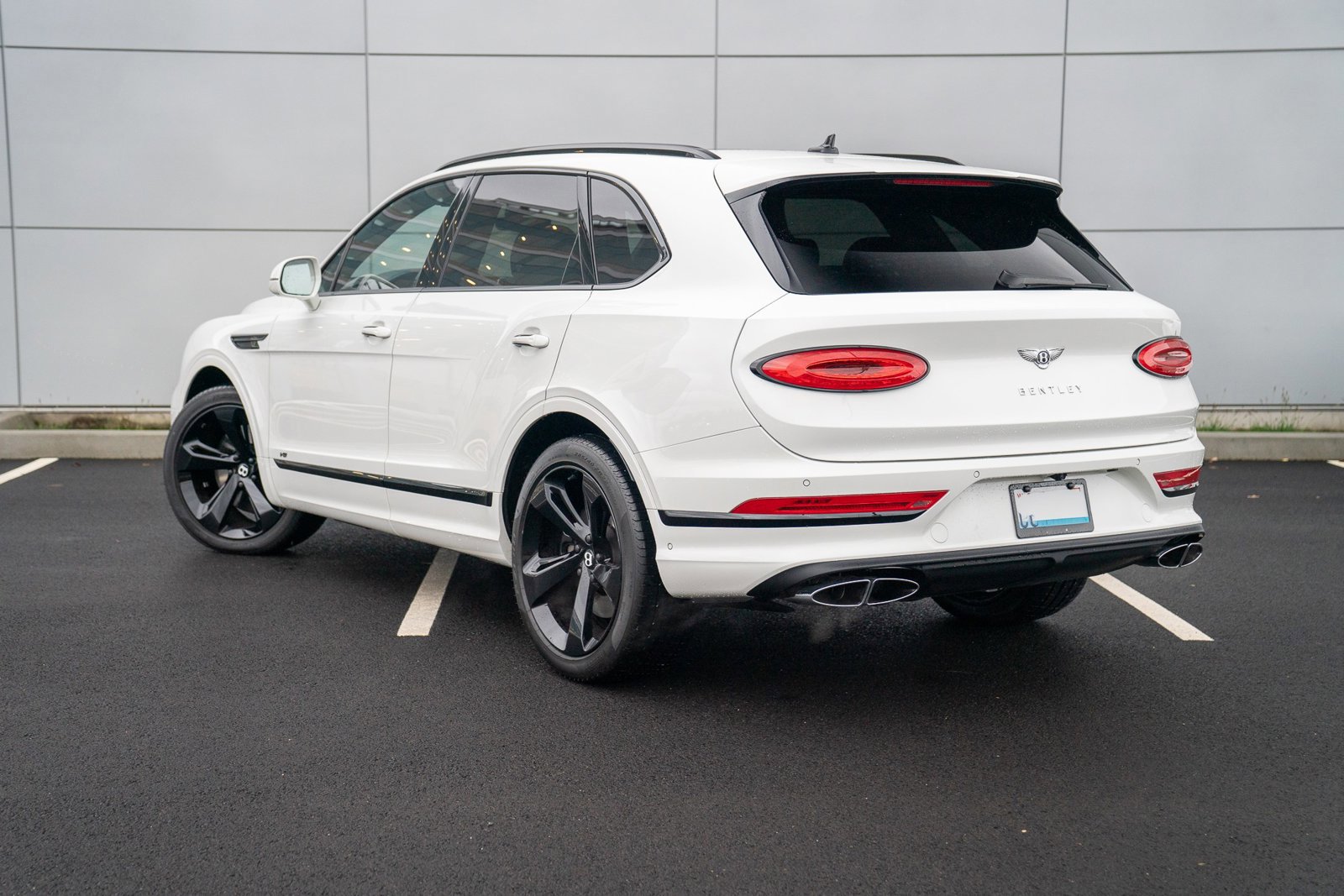 Used 2022 Bentley Bentayga image 3