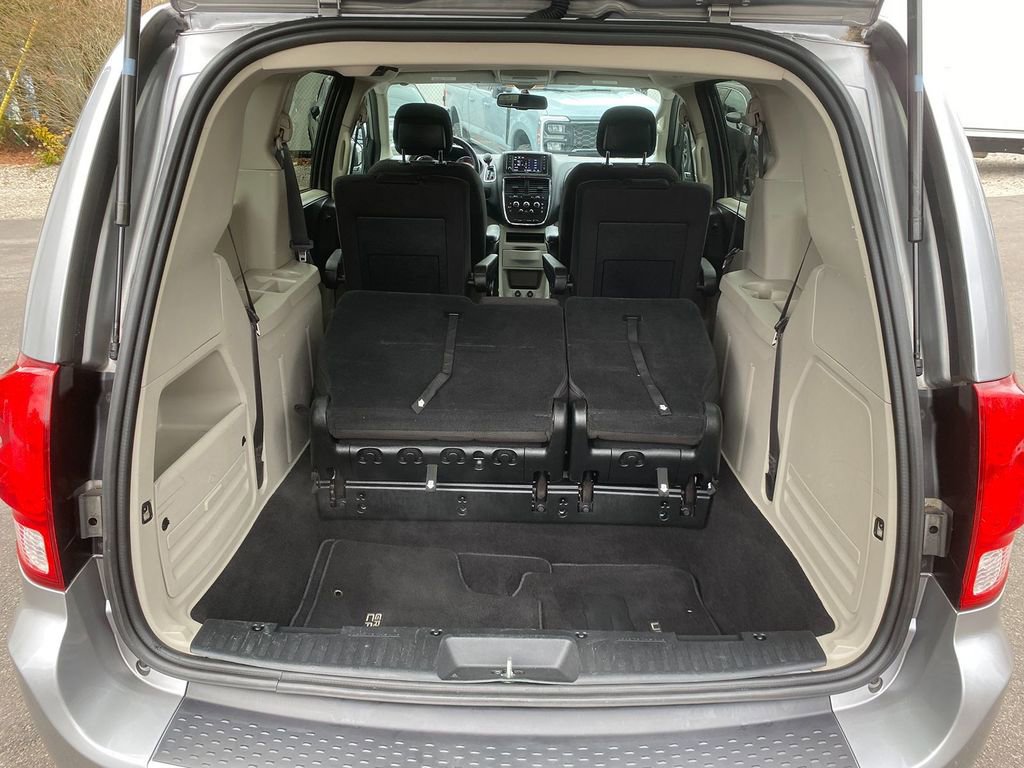 Used 2017 Dodge Grand Caravan SE w/ Power Window Group FWD image 24