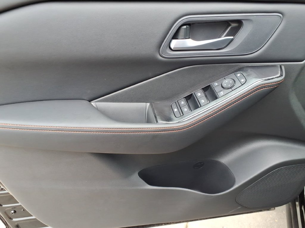 New 2026 Nissan Rogue SV AWD/4WD image 12