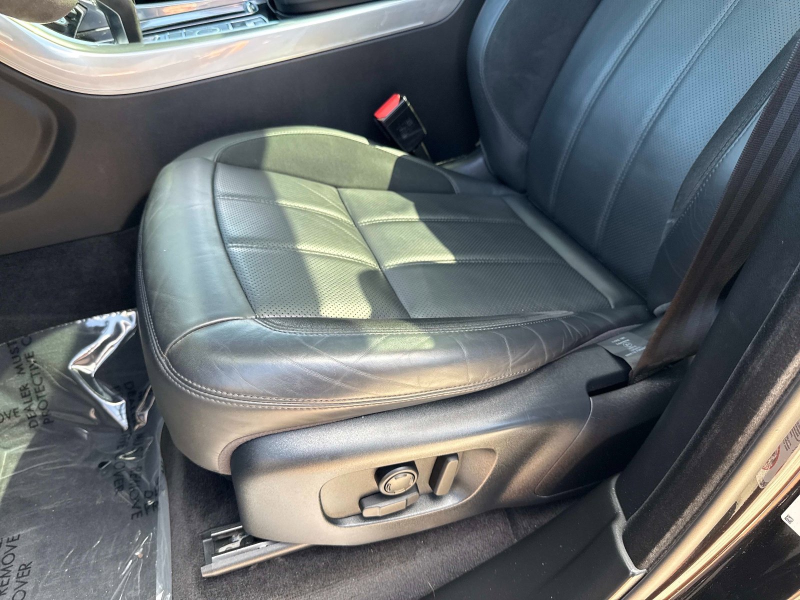 Used 2020 Land Rover Range Rover Sport HST image 22