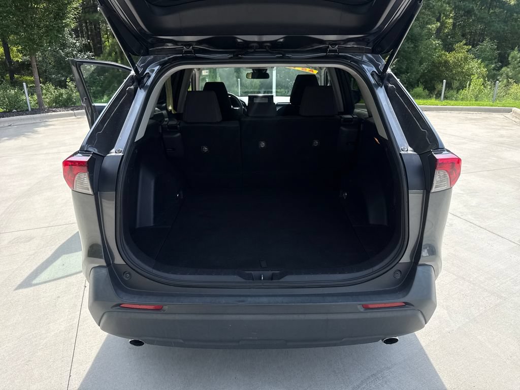 Used 2019 Toyota RAV4 LE w/ All Weather Liner Package AWD/4WD image 32