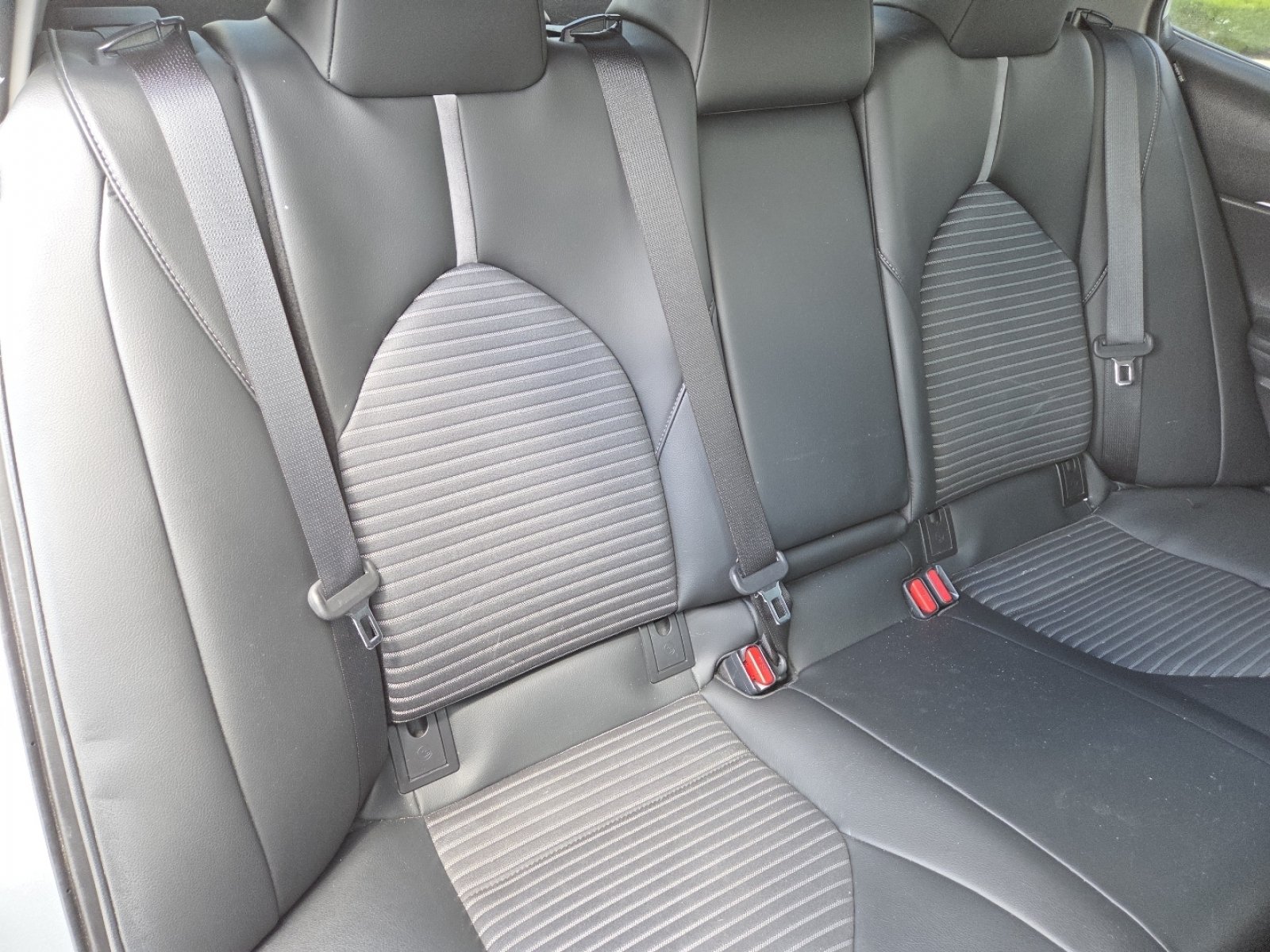 Used 2021 Toyota Camry SE FWD image 22