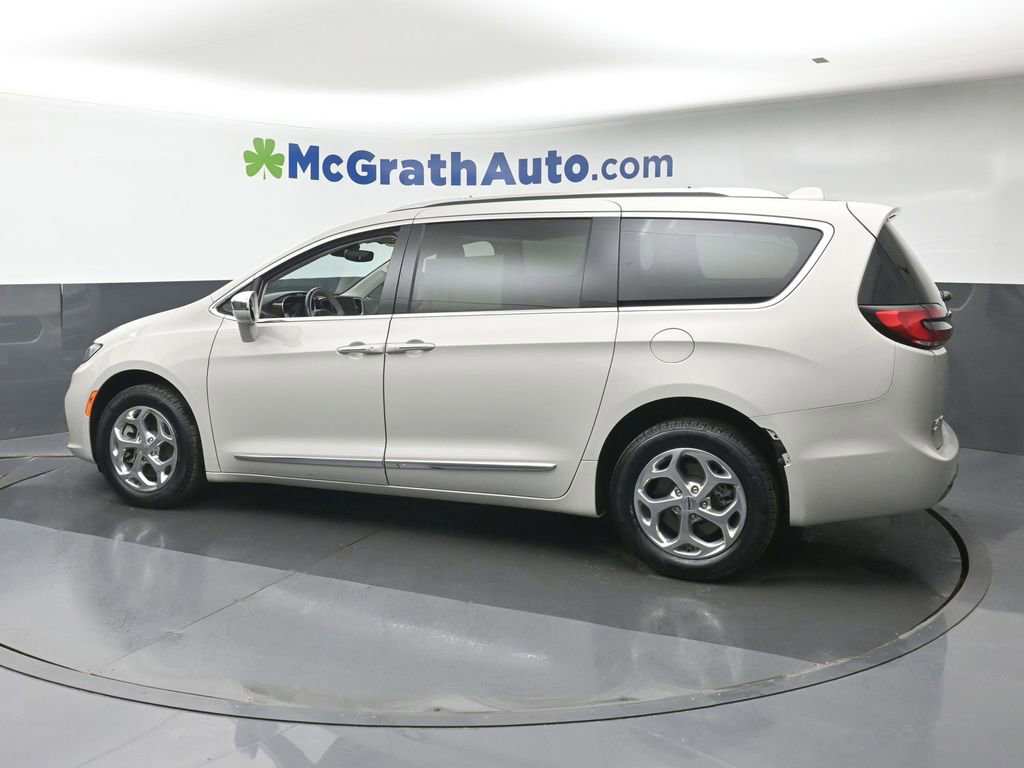 Used 2021 Chrysler Pacifica Limited image 24