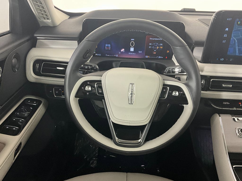 Used 2025 Lincoln Aviator Reserve image 11